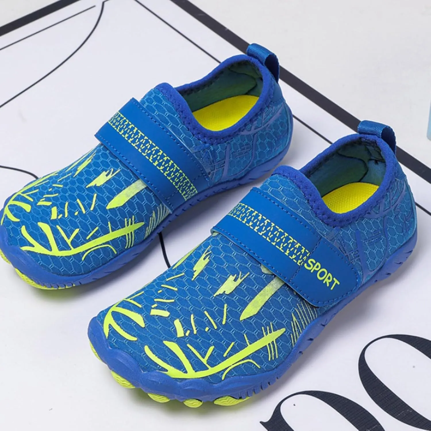 Kids Water Shoes Boys Girls Barefoot Socks Outdoor Indoor Lightweight Swimming Shoes Breathable Wading Shoe